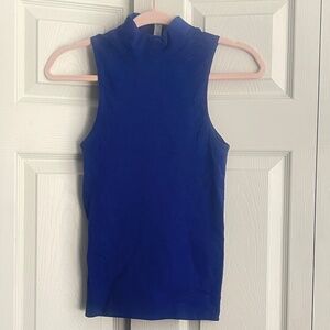 Lululemon Reveal Mock Neck Tank *Aurora* fitted.  CON C